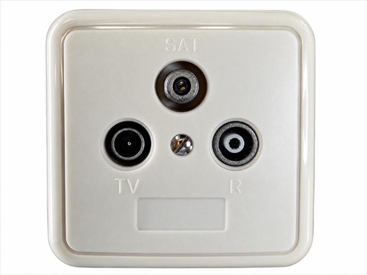 27965U.jpg Philex 27965U Screened FM / UHF / Satellite Wall Plate - Image 1